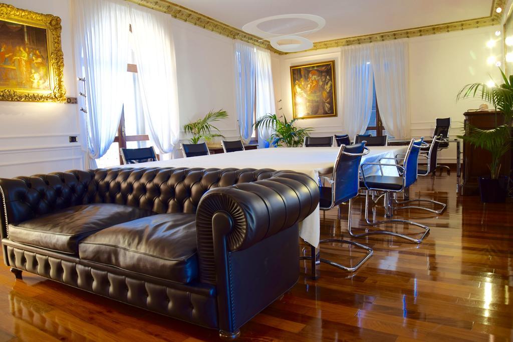 Ball Apartments Loc 04163 Verona Room photo